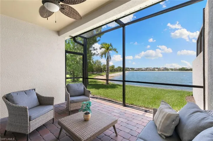 14618  Edgewater  CIR, Naples, FL 34114
