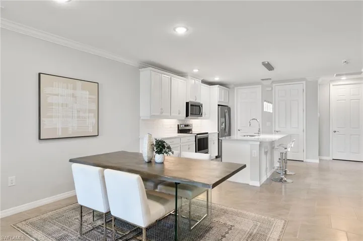 14618  Edgewater  CIR, Naples, FL 34114