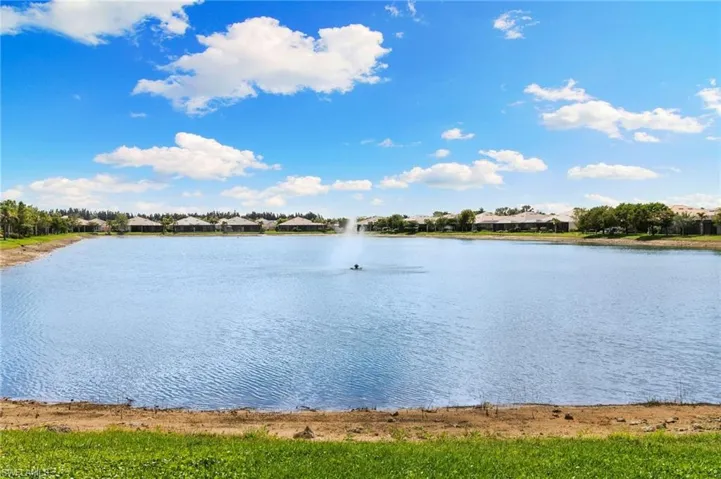 14618  Edgewater  CIR, Naples, FL 34114