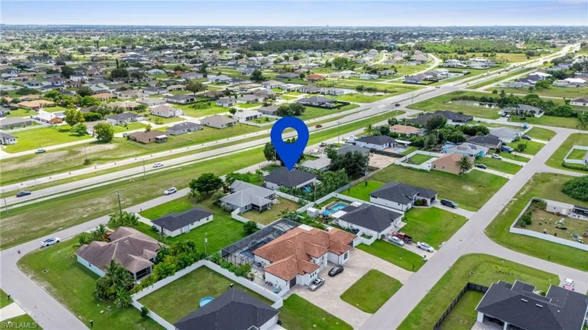 Birds eye view of property featuring a residential view