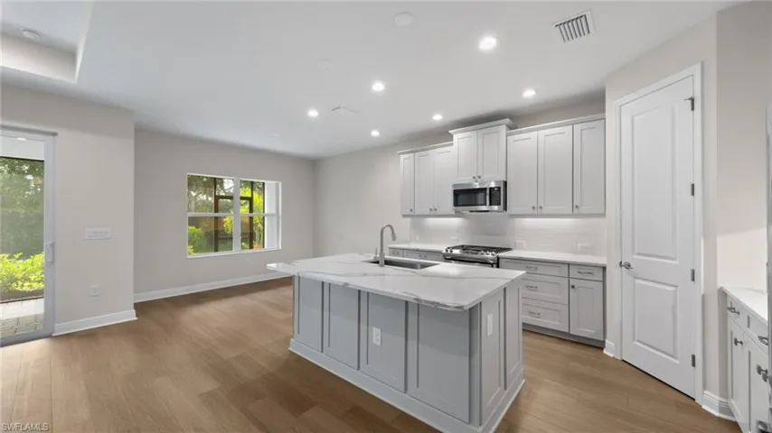 3050  Heritage Pines  DR, Fort Myers, FL 33905