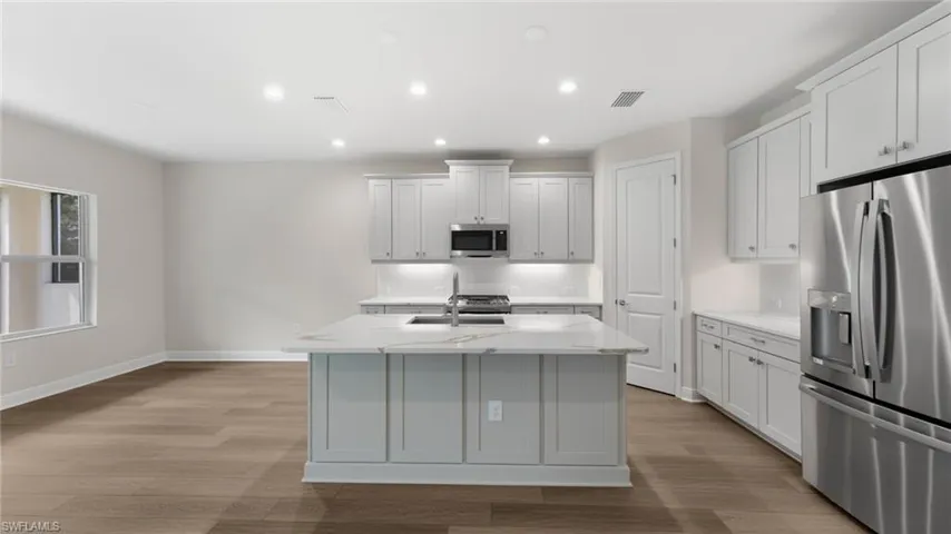 3050  Heritage Pines  DR, Fort Myers, FL 33905