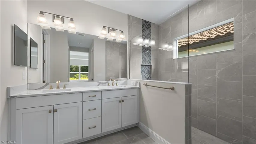 3050  Heritage Pines  DR, Fort Myers, FL 33905