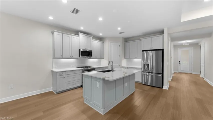 3050  Heritage Pines  DR, Fort Myers, FL 33905