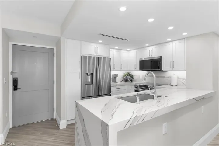 260  Seaview  CT, Marco Island, FL 34145
