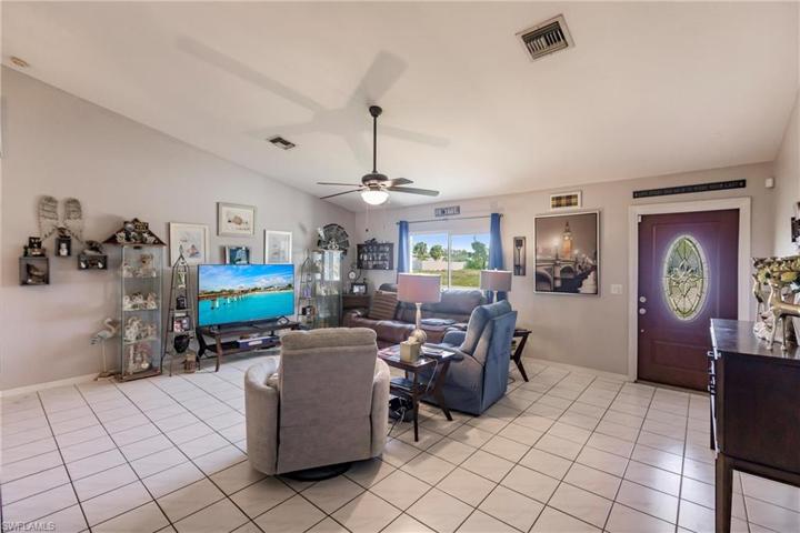 1822 NE 16th PL, CAPE CORAL FL 33909