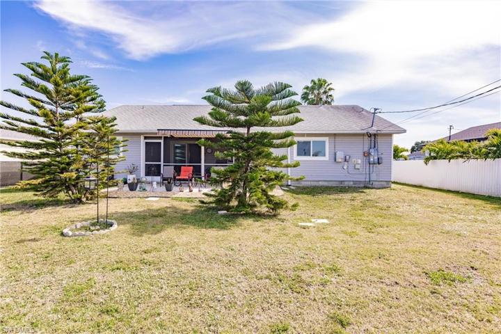 1822 NE 16th PL, CAPE CORAL FL 33909