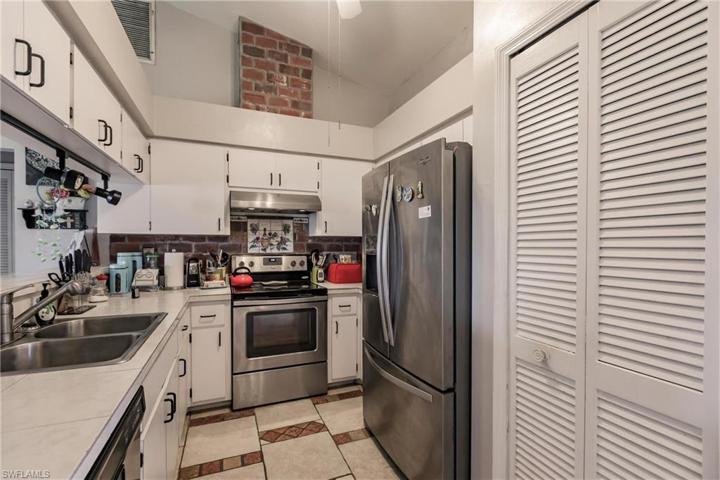 1822 NE 16th PL, CAPE CORAL FL 33909