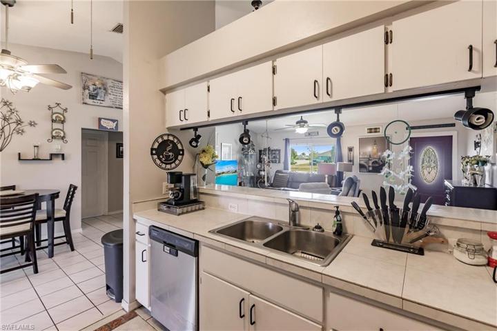 1822 NE 16th PL, CAPE CORAL FL 33909