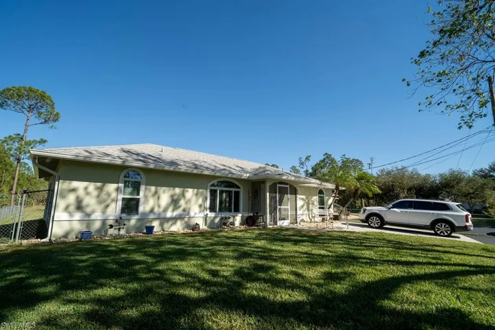 2421 22nd Ave Ne, Naples, Florida 34120