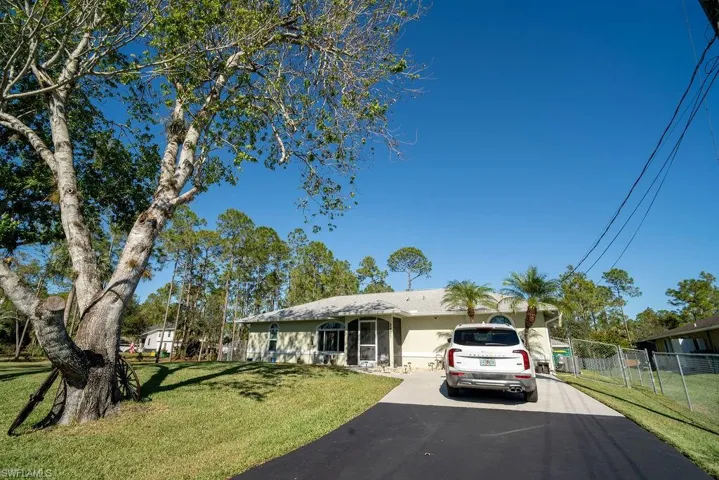 2421 22nd Ave Ne, Naples, Florida 34120