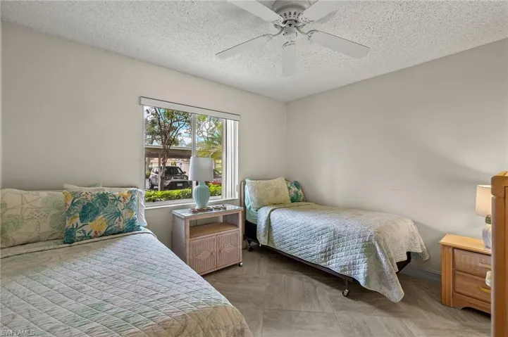 2nd or guest bedroom with twin beds