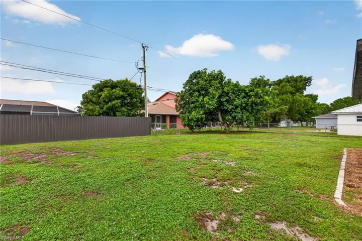 718 Sw 35th Ter, Cape Coral, Florida 33914
