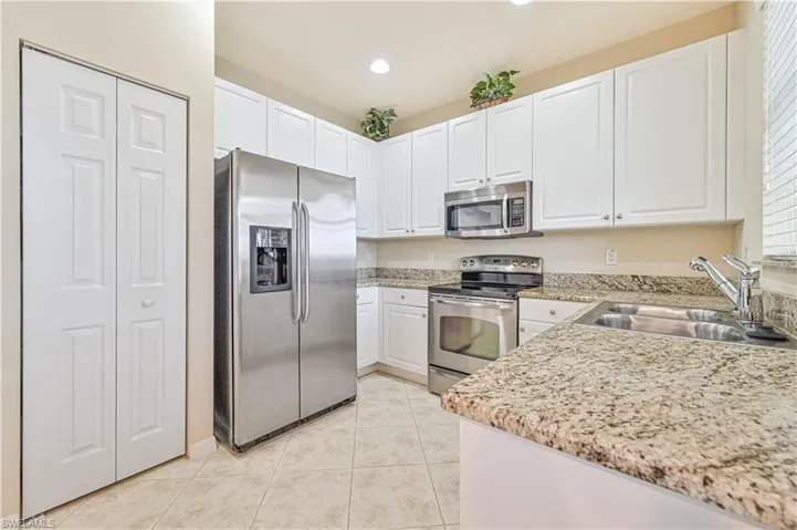 10554  Carolina Willow  DR, Fort Myers, FL 33913