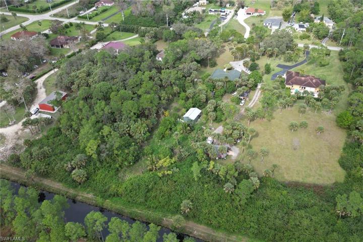 1990  16th SW AVE, Naples, FL 34117