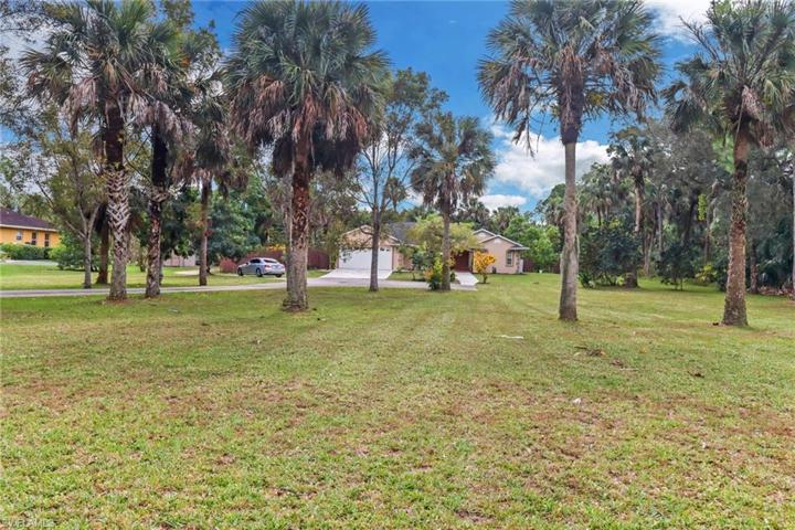 1990  16th SW AVE, Naples, FL 34117