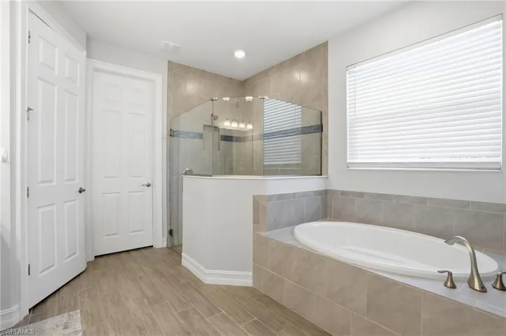 28040 Seasons Tide Ave, Bonita Springs, Florida 34135