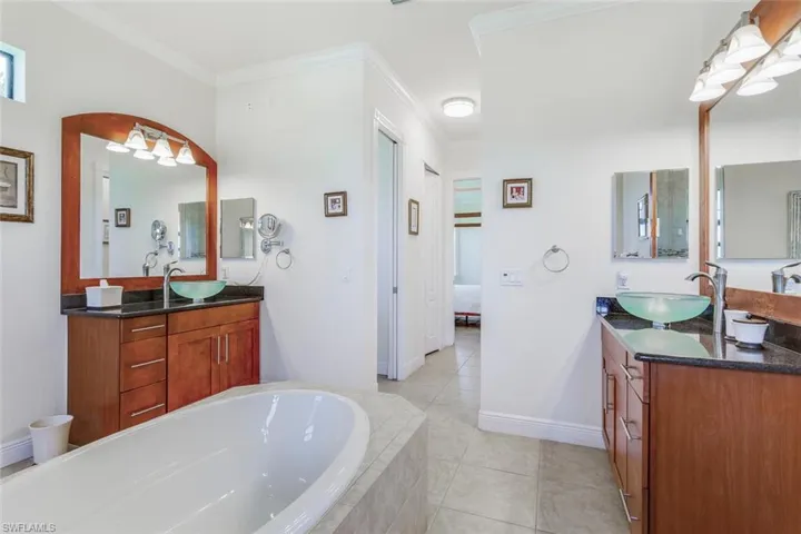 3936 SW 25th  PL, Cape Coral, FL 33914