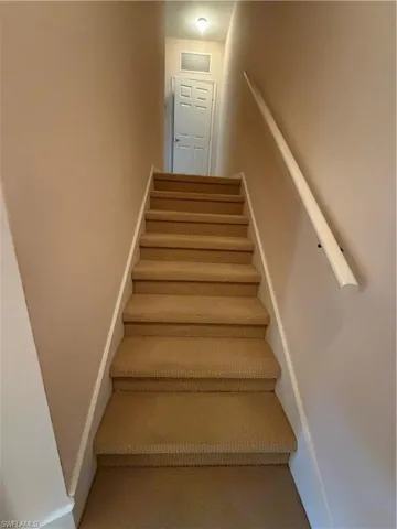 staircase to 2nd floor bedrooms