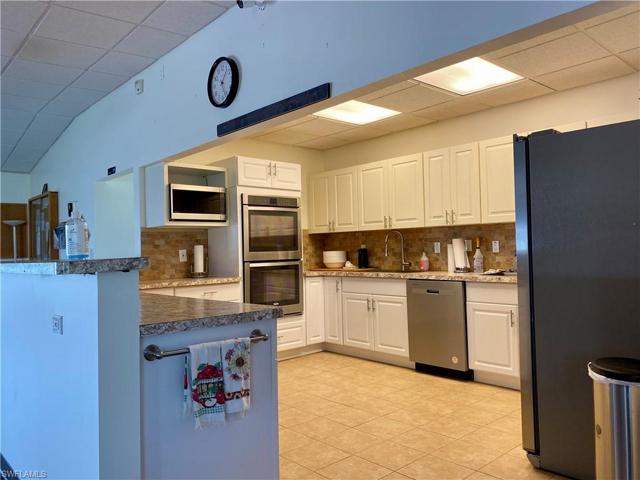 CLUBHOUSE KITCHEN