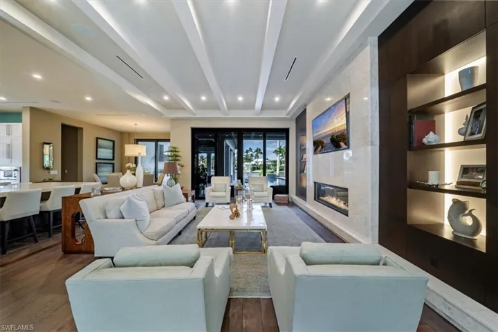 great room - day light