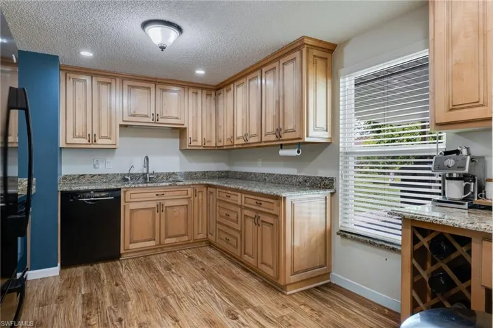 2204 Ne 15th Pl, Cape Coral, Florida 33909