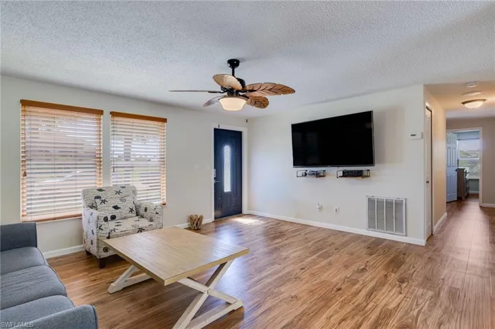 2204 Ne 15th Pl, Cape Coral, Florida 33909