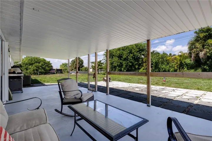 2204 Ne 15th Pl, Cape Coral, Florida 33909