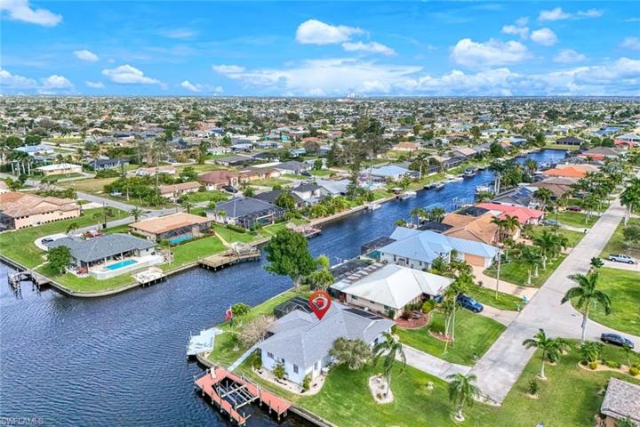 601 SE 33rd TER, CAPE CORAL FL 33904