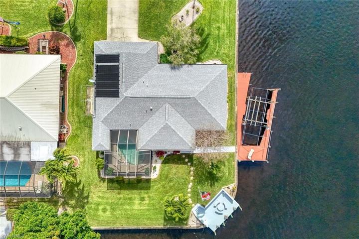601 SE 33rd TER, CAPE CORAL FL 33904