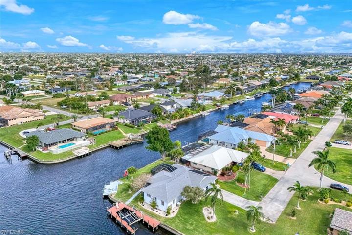 Intersecting Canal