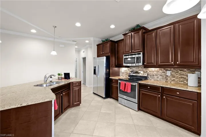 8564 Oakshade Cir # 3, Fort Myers Fl 33919
