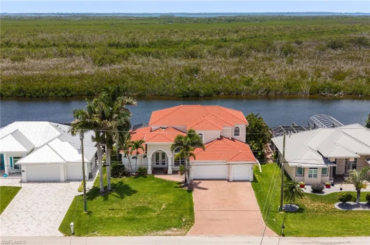 1128 Nw 43rd Ave, Cape Coral, Florida 33993