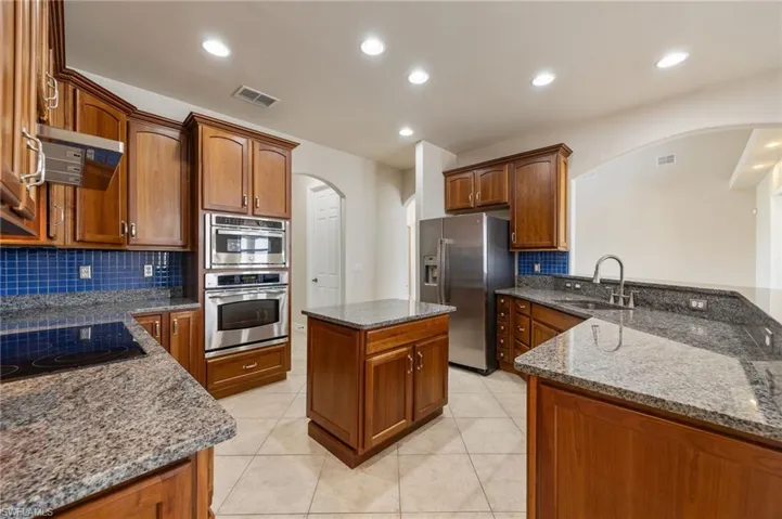 1128 Nw 43rd Ave, Cape Coral, Florida 33993