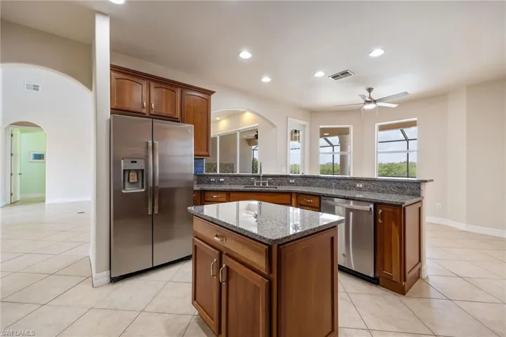 1128 Nw 43rd Ave, Cape Coral, Florida 33993