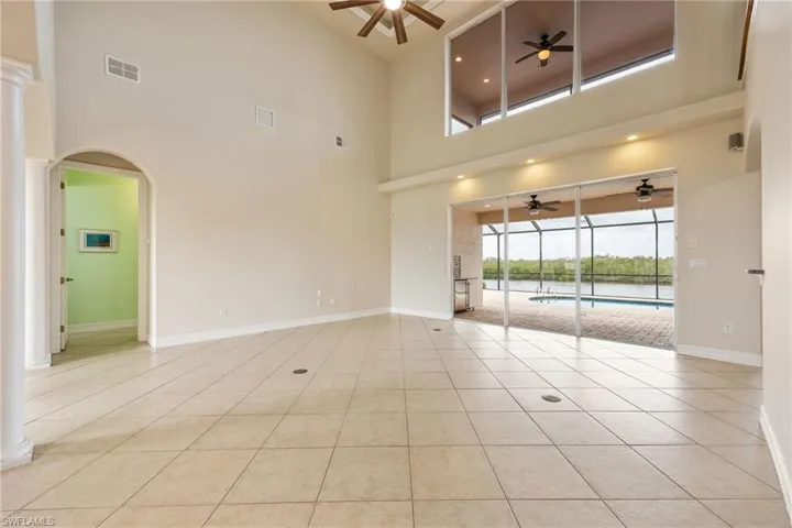 1128 Nw 43rd Ave, Cape Coral, Florida 33993