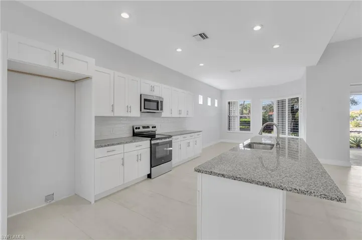 11099  Sea Tropic  LN, Fort Myers, FL 33908