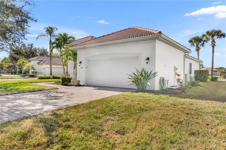 11099  Sea Tropic  LN, Fort Myers, FL 33908