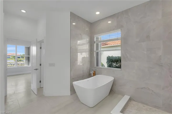 11099  Sea Tropic  LN, Fort Myers, FL 33908