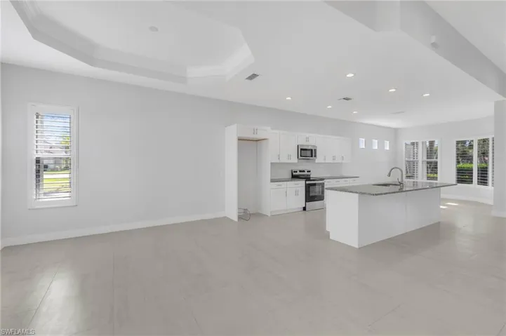 11099  Sea Tropic  LN, Fort Myers, FL 33908