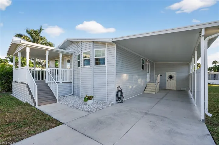 516  Menton  LN, Naples, FL 34112