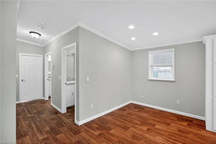 Recessed Lights in Dining Area w/Crown Molding