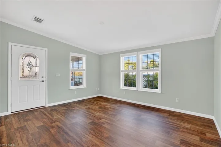 516  Menton  LN, Naples, FL 34112