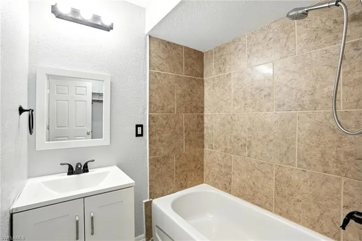1410 NE 21st  PL, Cape Coral, FL 33909