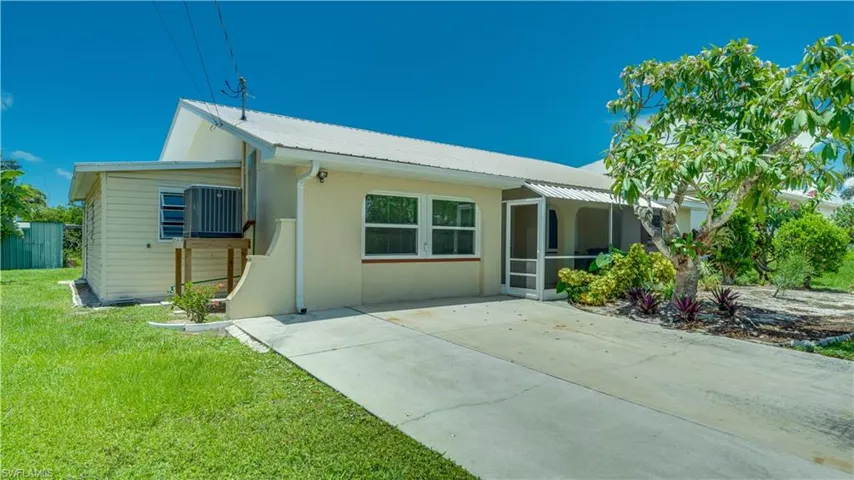 2763 Sanderling Ct, St. James City, Florida 33956