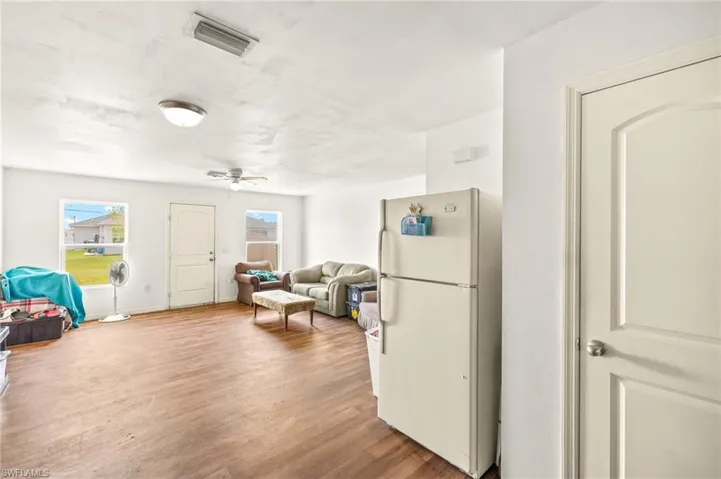 306  Wilmington  PKWY, Cape Coral, FL 33993