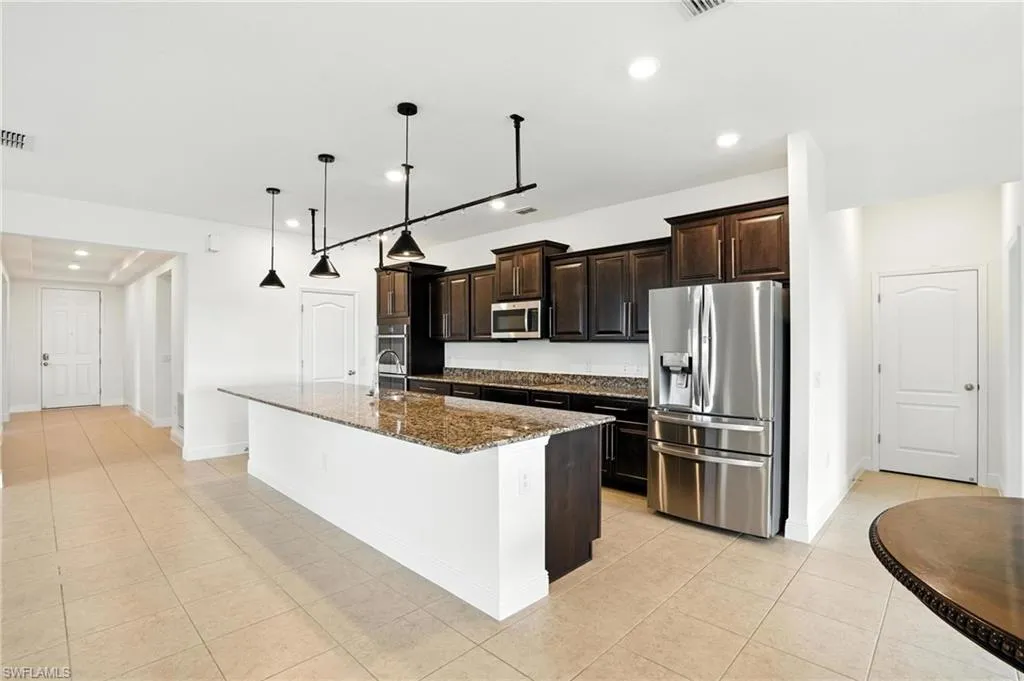 3731 44th PL, Cape Coral, FL 33993,225063536