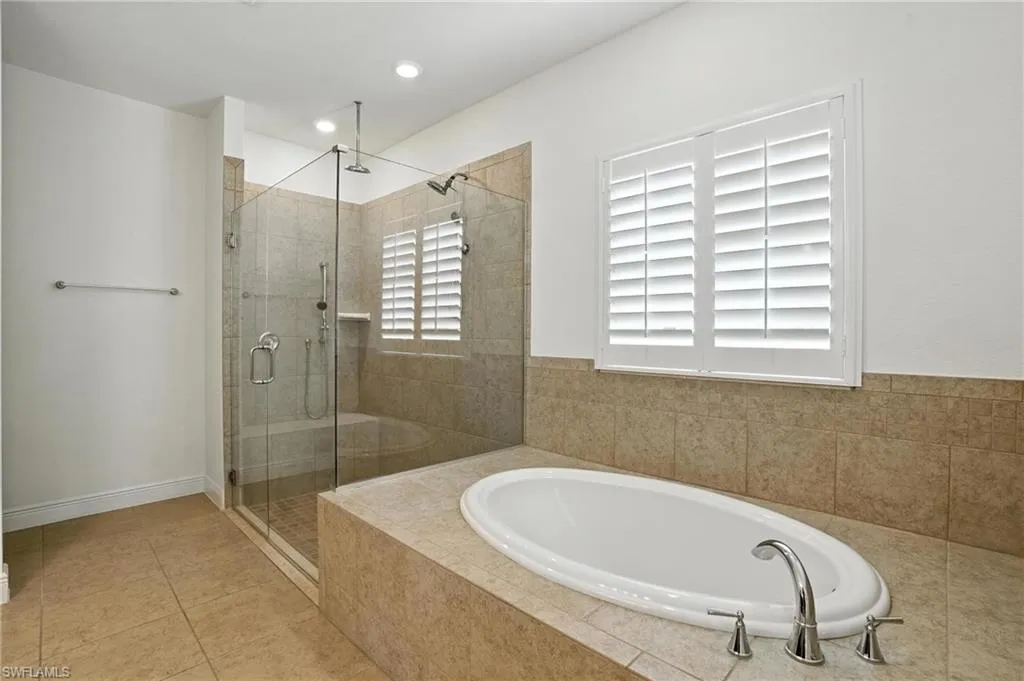 3731 44th PL, Cape Coral, FL 33993,225063536