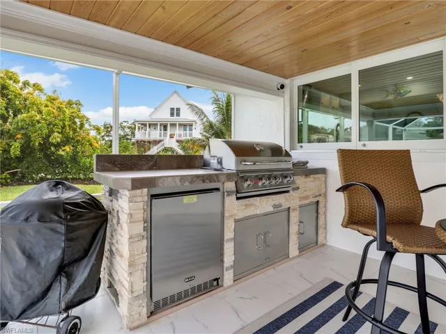 Outdoor Kitchen