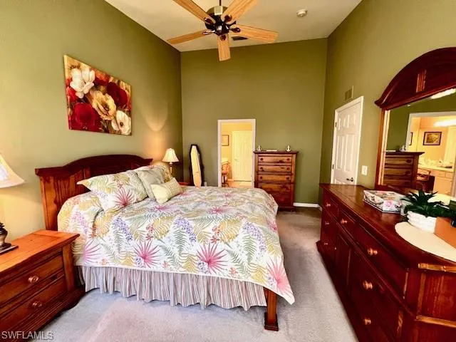 Owners Suite-Spacious with volume ceiling